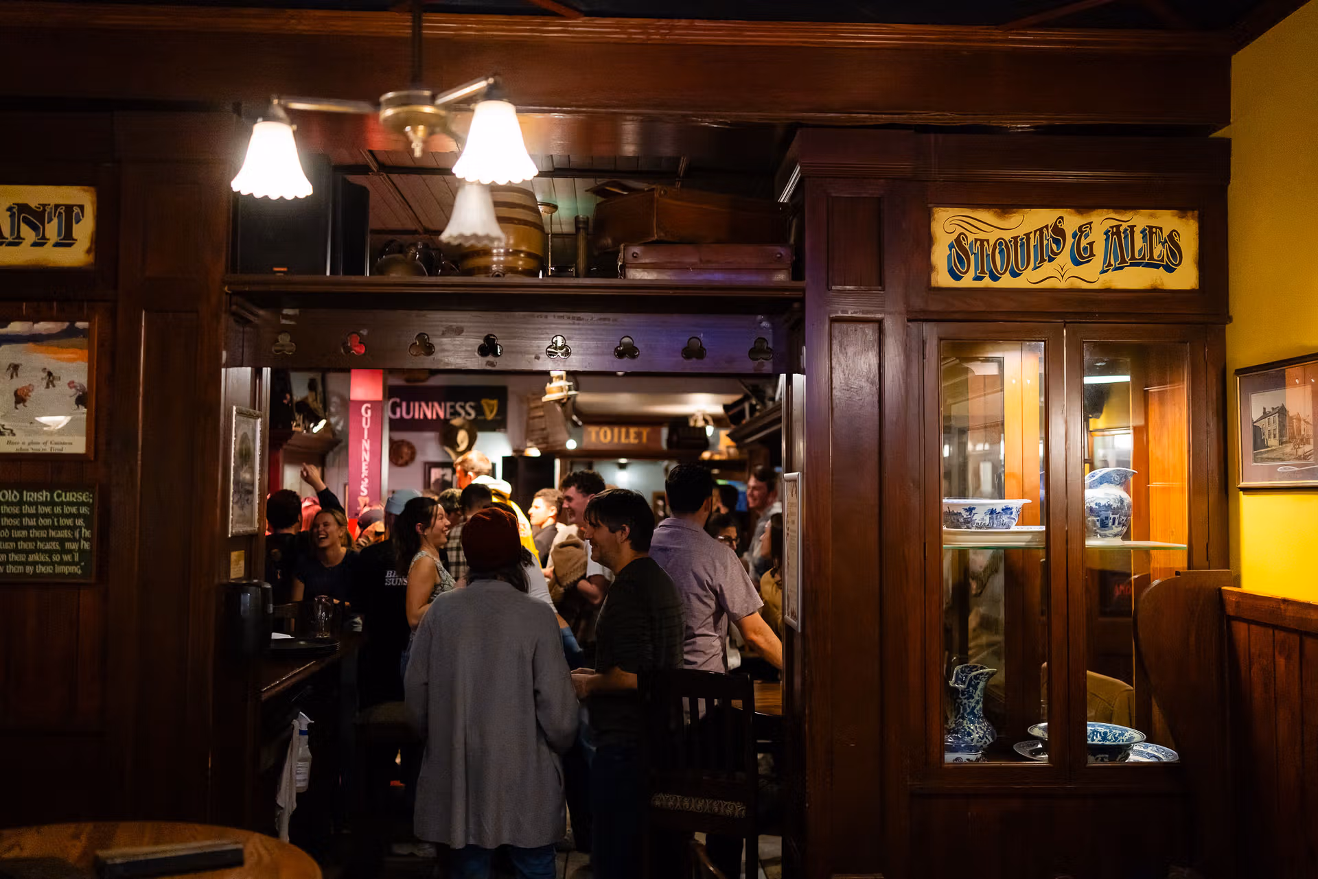 オールド・アイリッシュ・パブ　「セント・ジェームズ・ゲート」